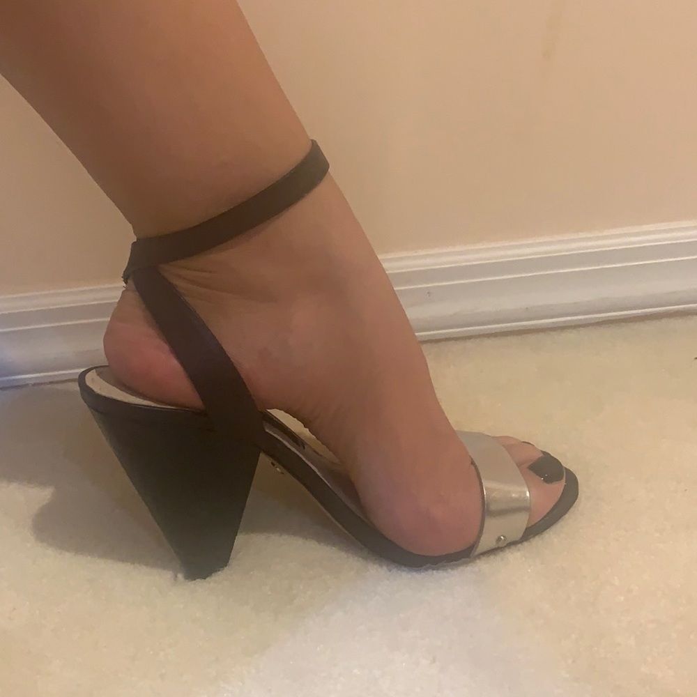 Alice and Olivia black and silver heels size 38
